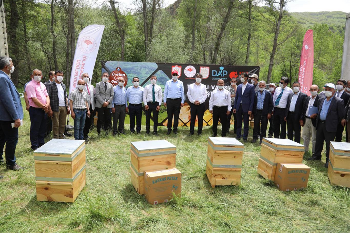 Sivas Tarım ve Orman Müdürü: "Arıcılık işletme sayısı bakımından Türkiye’de ikinciyiz" Sivas Tarım ve Orman Müdürü: "Arıcılık işletme sayısı bakımından Türkiye’de ikinciyiz"